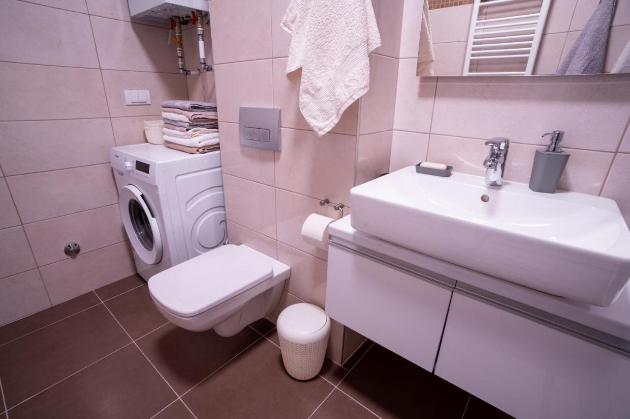 Apartman G8 Deluxe Пале Екстер'єр фото